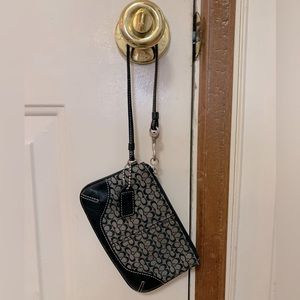 Coach vintage signature black wristlet
